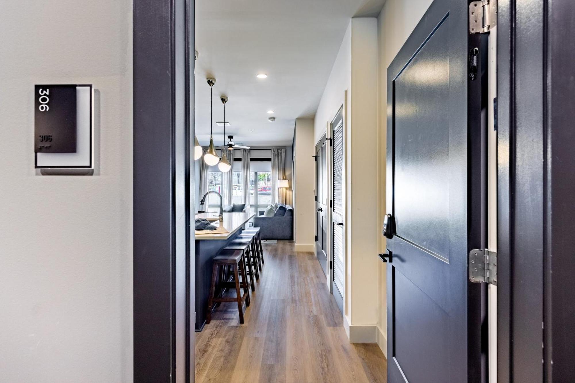 Sleeps 24 4 Modern Midtown W Gym Pool Walkable To Shops Eats * Nashville