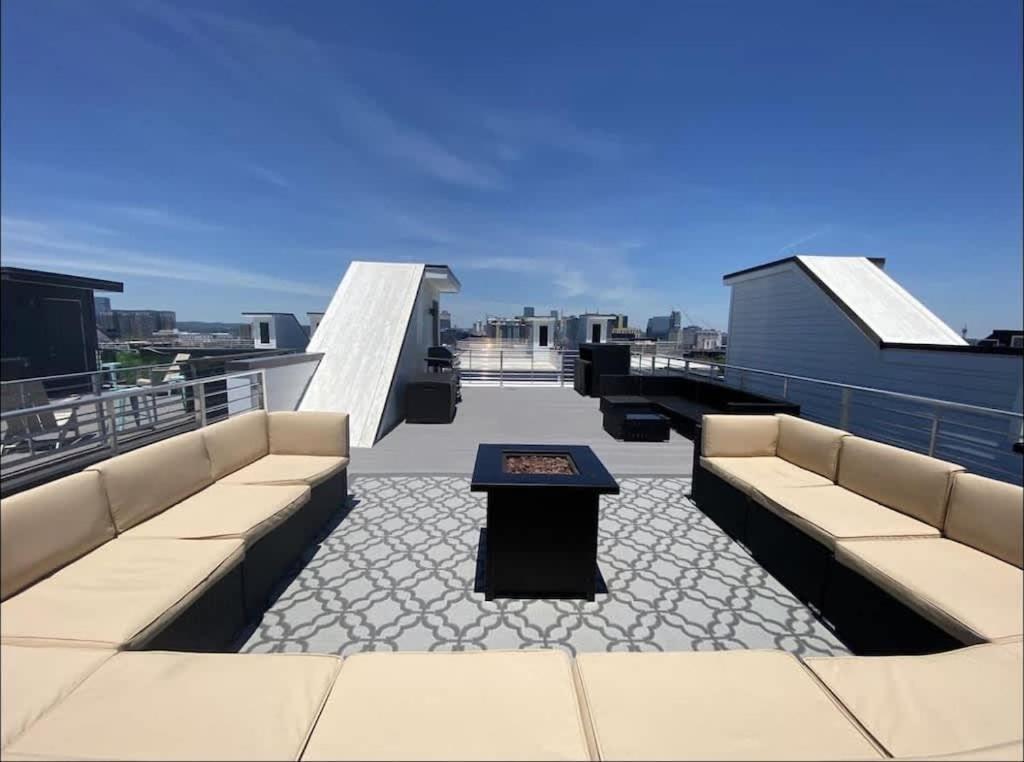 Gorgeous Home-minutes To Lower Broadway Nashville