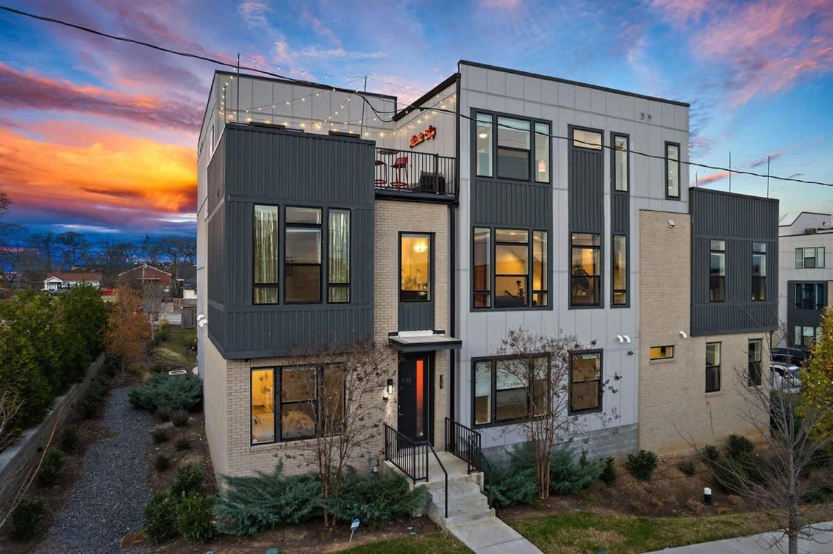 Stunning Private Rooftop Sunset Views * Nashville