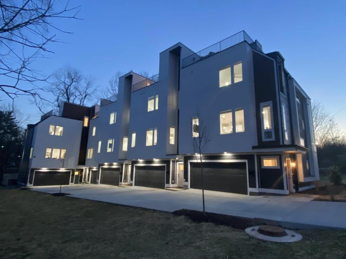 4bd Townhome East Nash With Rooftop 12ppl *