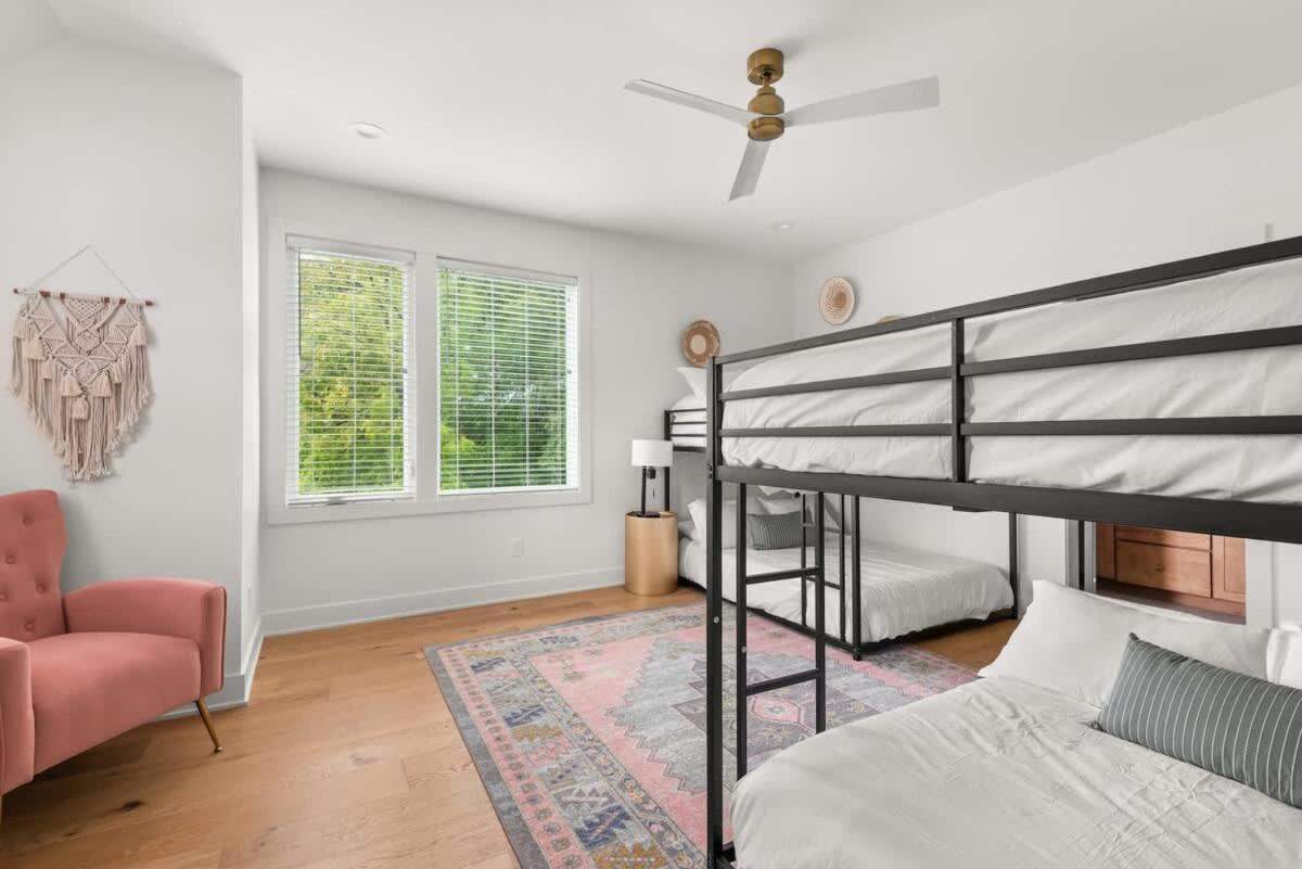 4bd Townhome East Nash With Rooftop 12ppl *