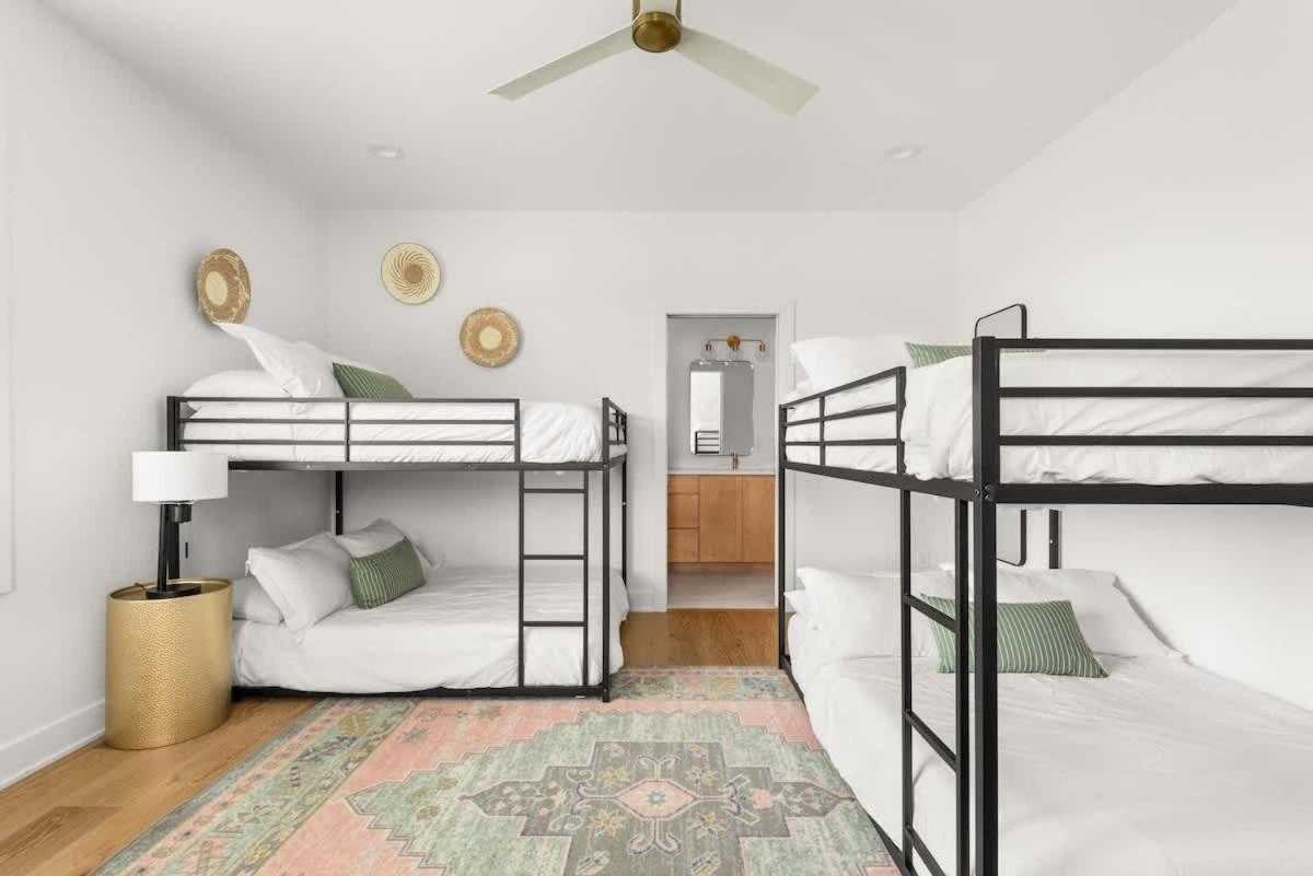 4bd Townhome East Nash With Rooftop 12ppl Holiday home *