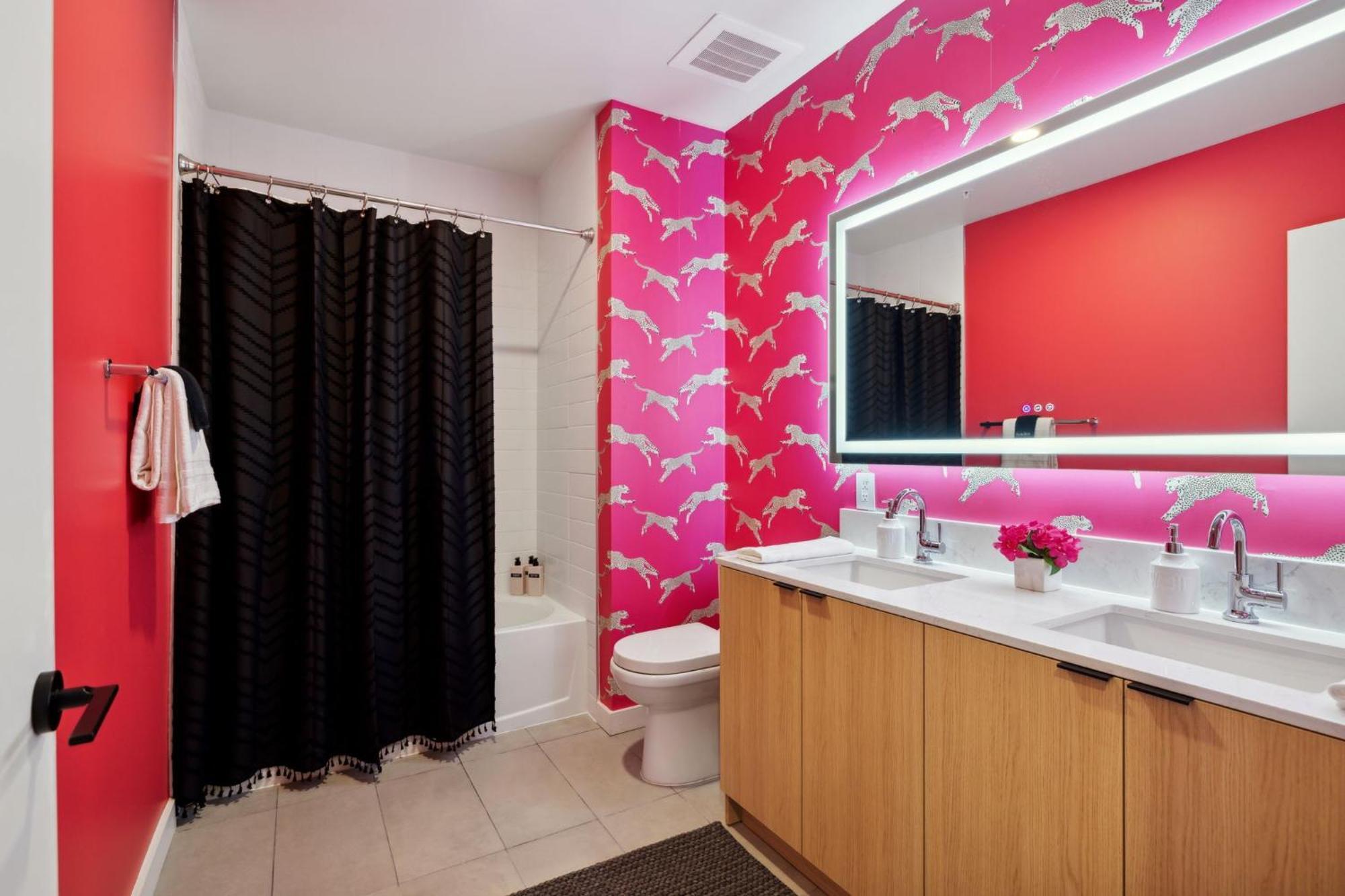 Broadway Girls In Downtown Nash, Walk To Broadway, Pool And Gym Apartment *