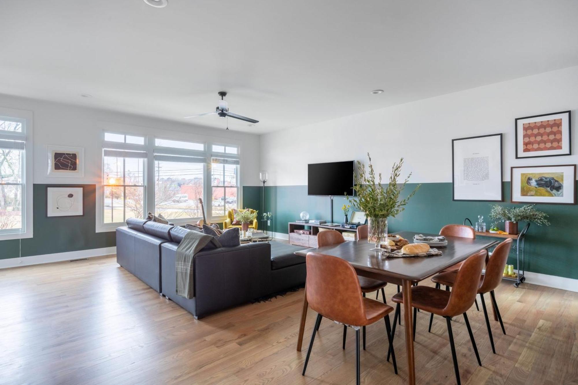 Sleeps 24 2 Homes Minutes To Downtownbroadway Faith Barbara By Avantstay *