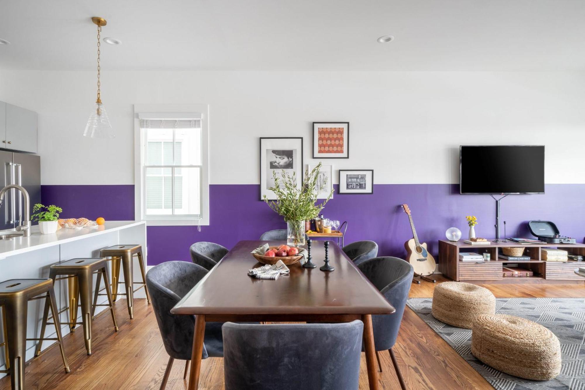 Holiday home Sleeps 24 2 Homes Minutes To Downtownbroadway Faith Barbara By Avantstay
