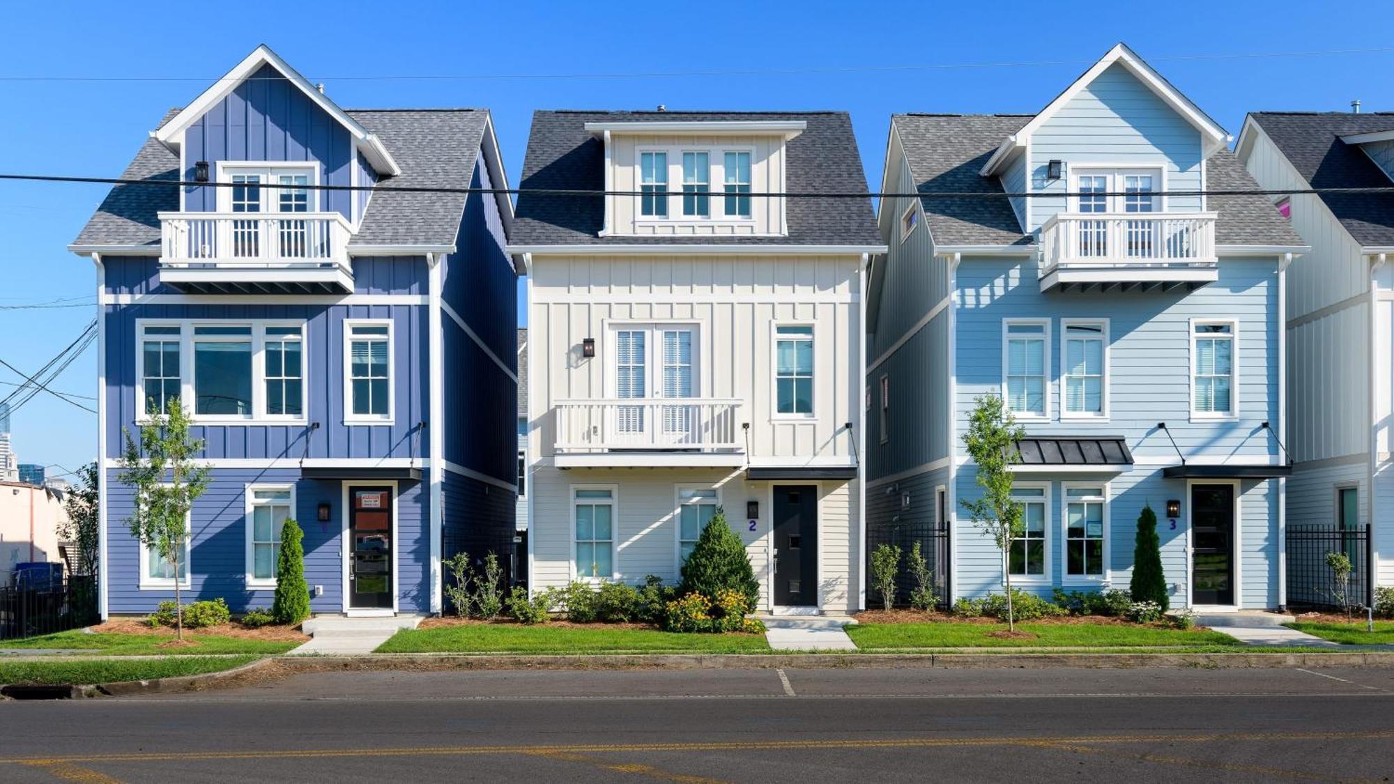 Sleeps 24 2 Homes Minutes To Downtownbroadway Faith Barbara By Avantstay