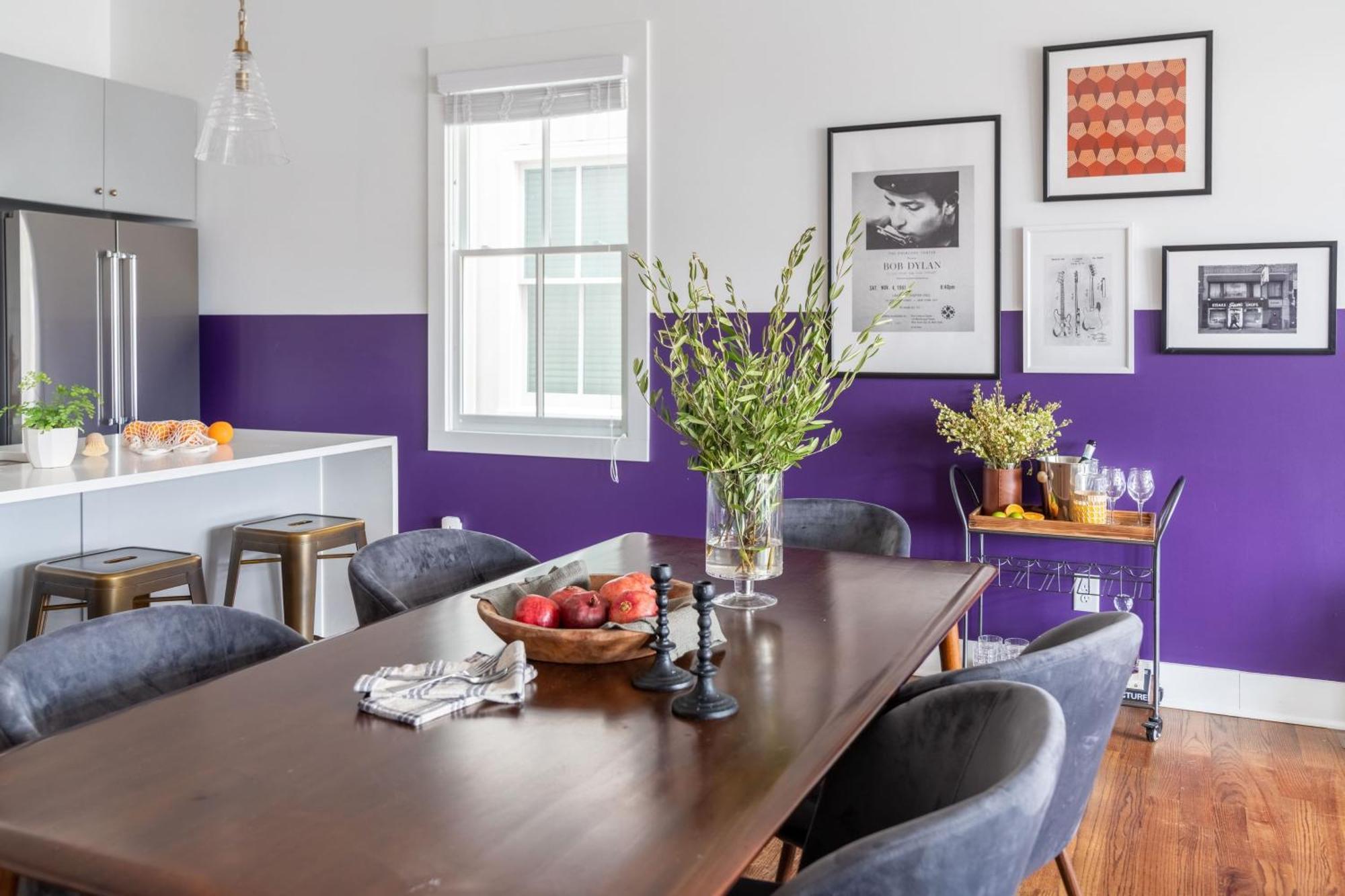 Sleeps 24 2 Homes Minutes To Downtownbroadway Faith Barbara By Avantstay Holiday home