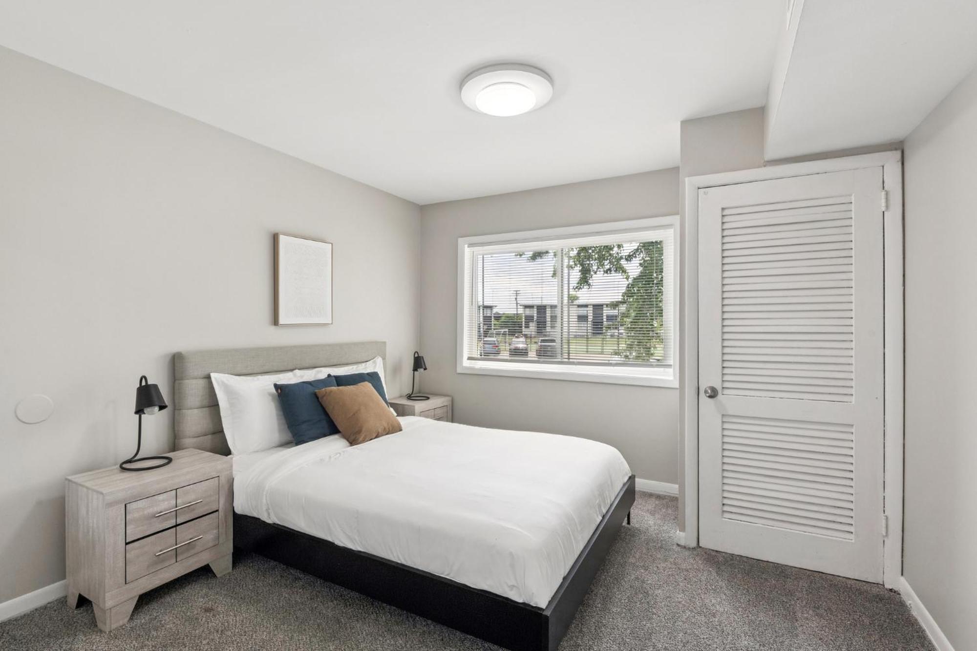 Avery D33 I Spacious 2 Bed 1 Bath Apartment