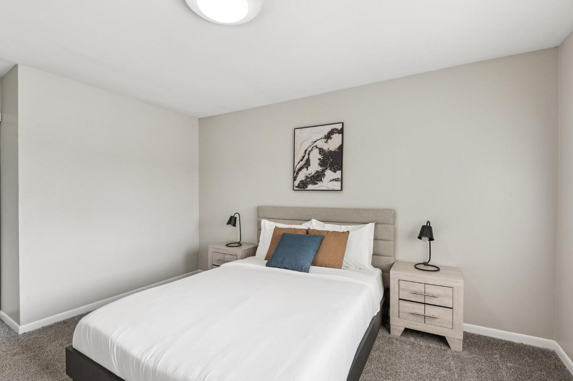 Avery D33 I Spacious 2 Bed 1 Bath Apartment