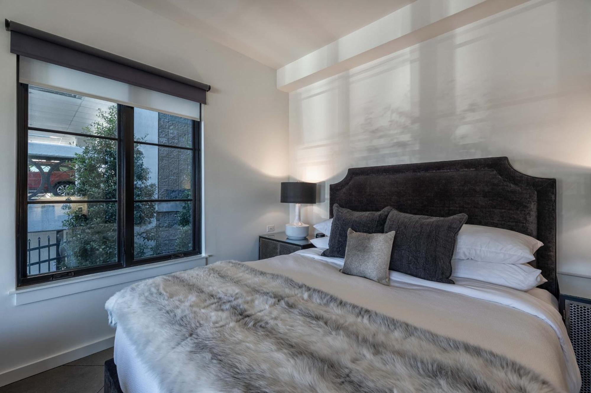 121 By Avantstay Chic Modern In