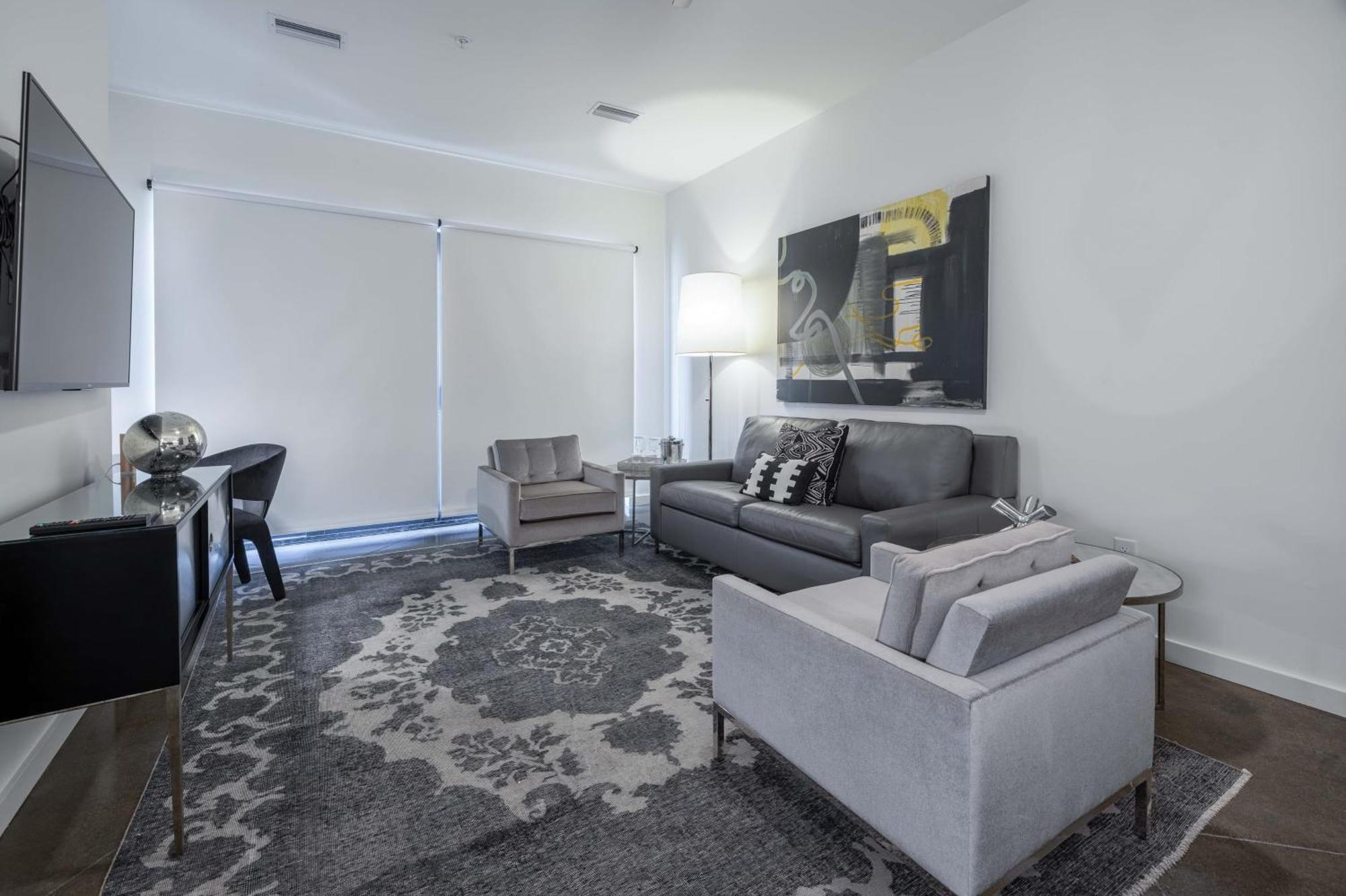 Hotel 121 By Avantstay Chic Modern In