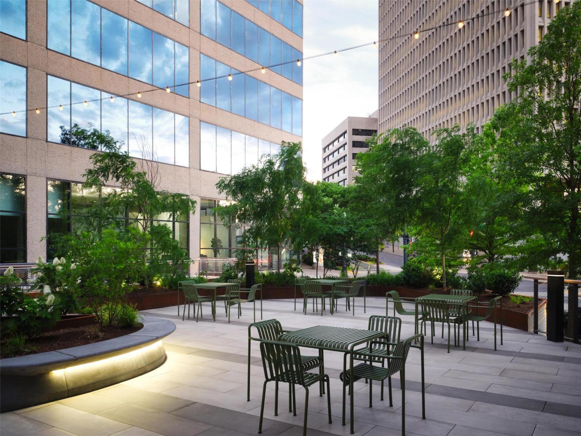Doubletree By Hilton Downtown Hotel 4*