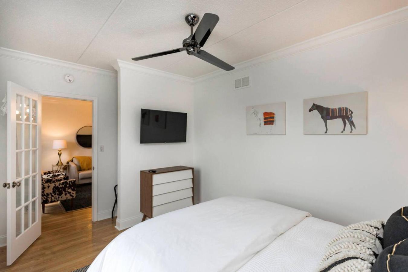 Two On Music Row That Sleeps 14 With Pool And Parking *