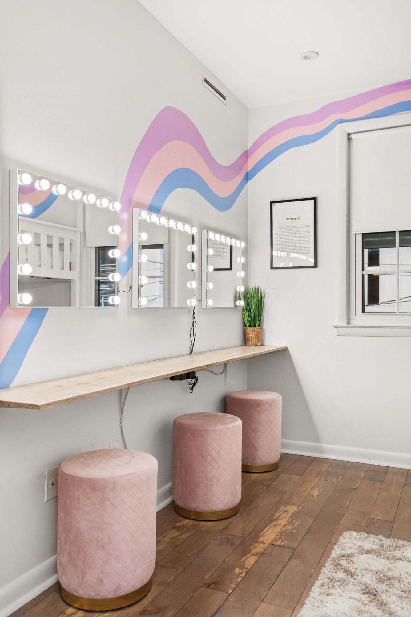 The Swiftie Taylor Themed Oasis In Midtown * Nashville