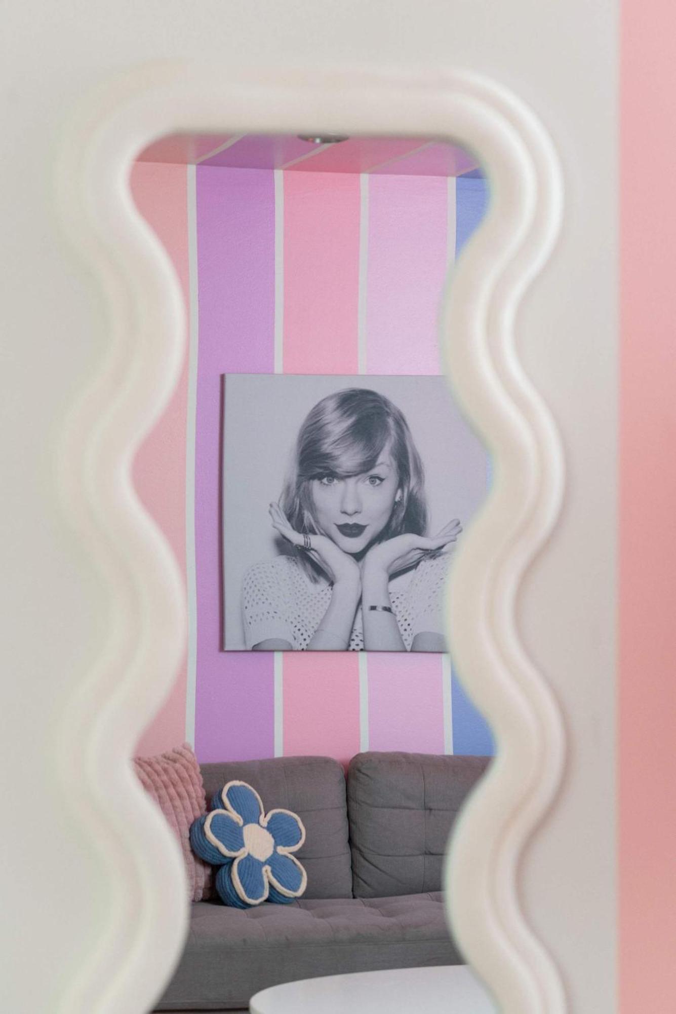 Apartment The Swiftie Taylor Themed Oasis In Midtown *
