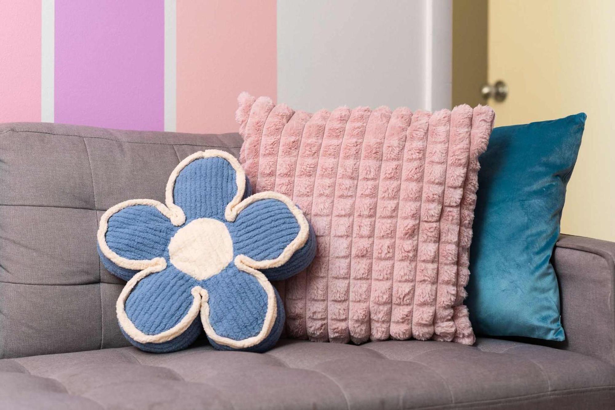 The Swiftie Taylor Themed Oasis In Midtown Apartment