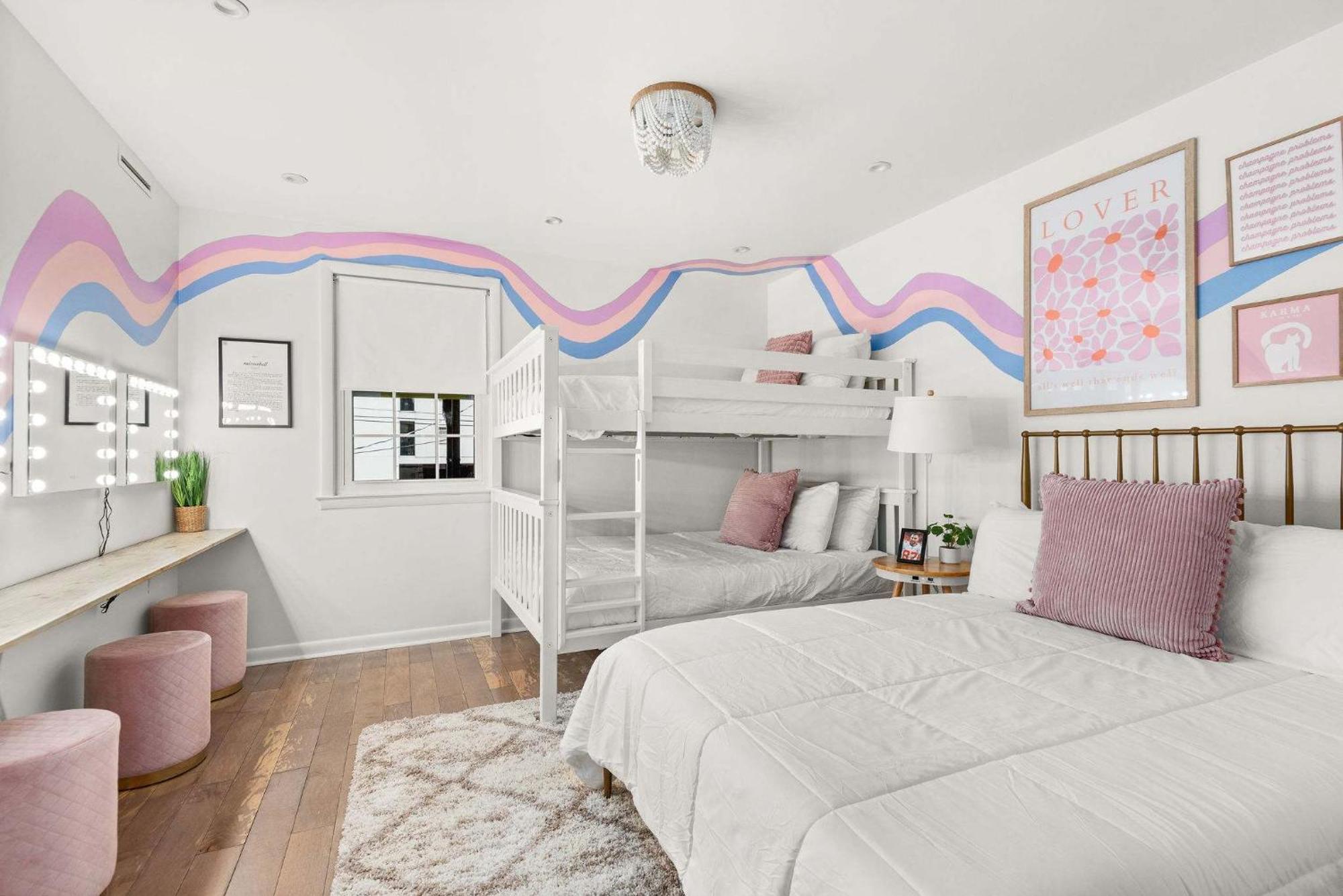 The Swiftie Taylor Themed Oasis In Midtown * Nashville