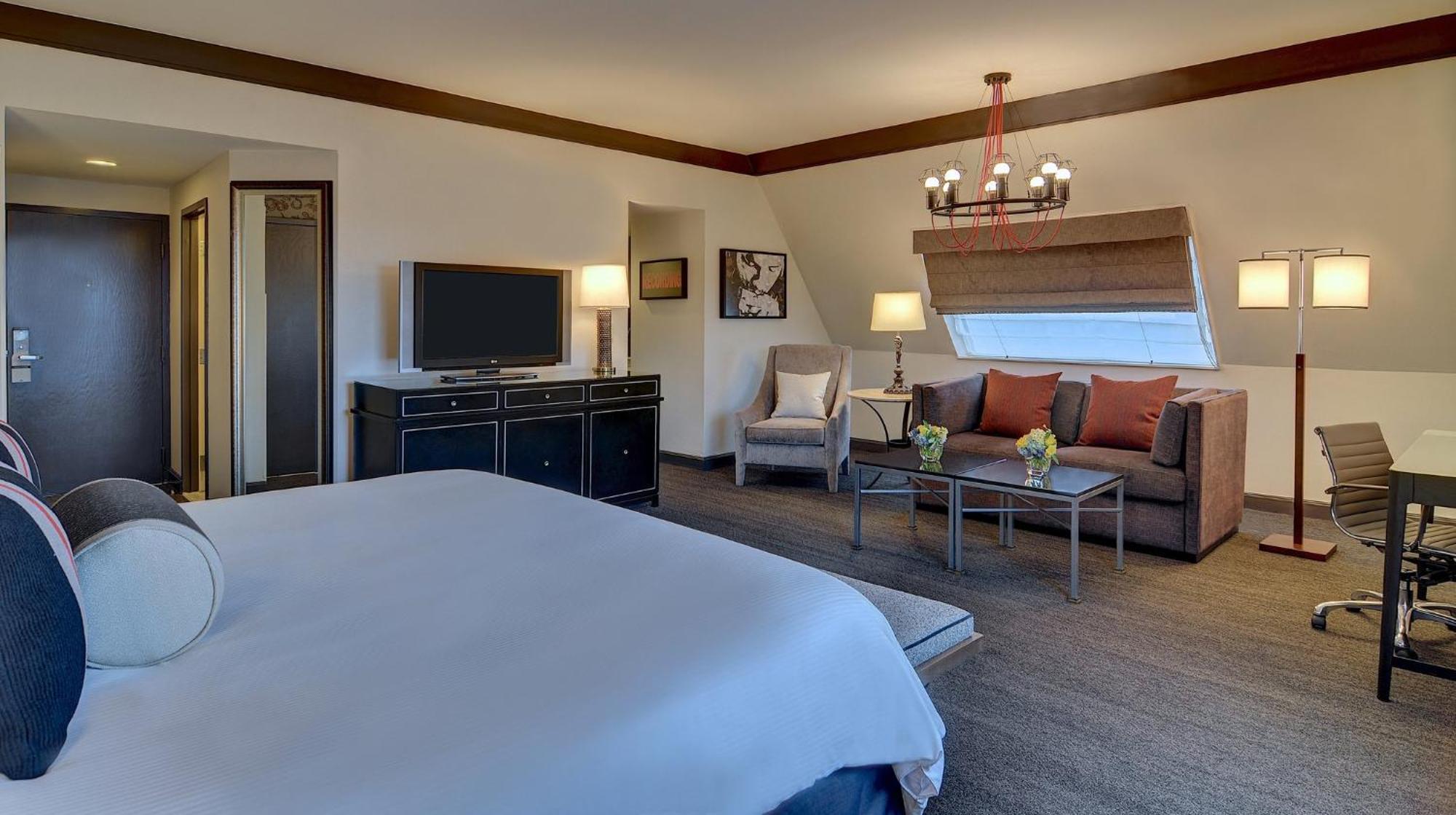 Loews At Vanderbilt Plaza