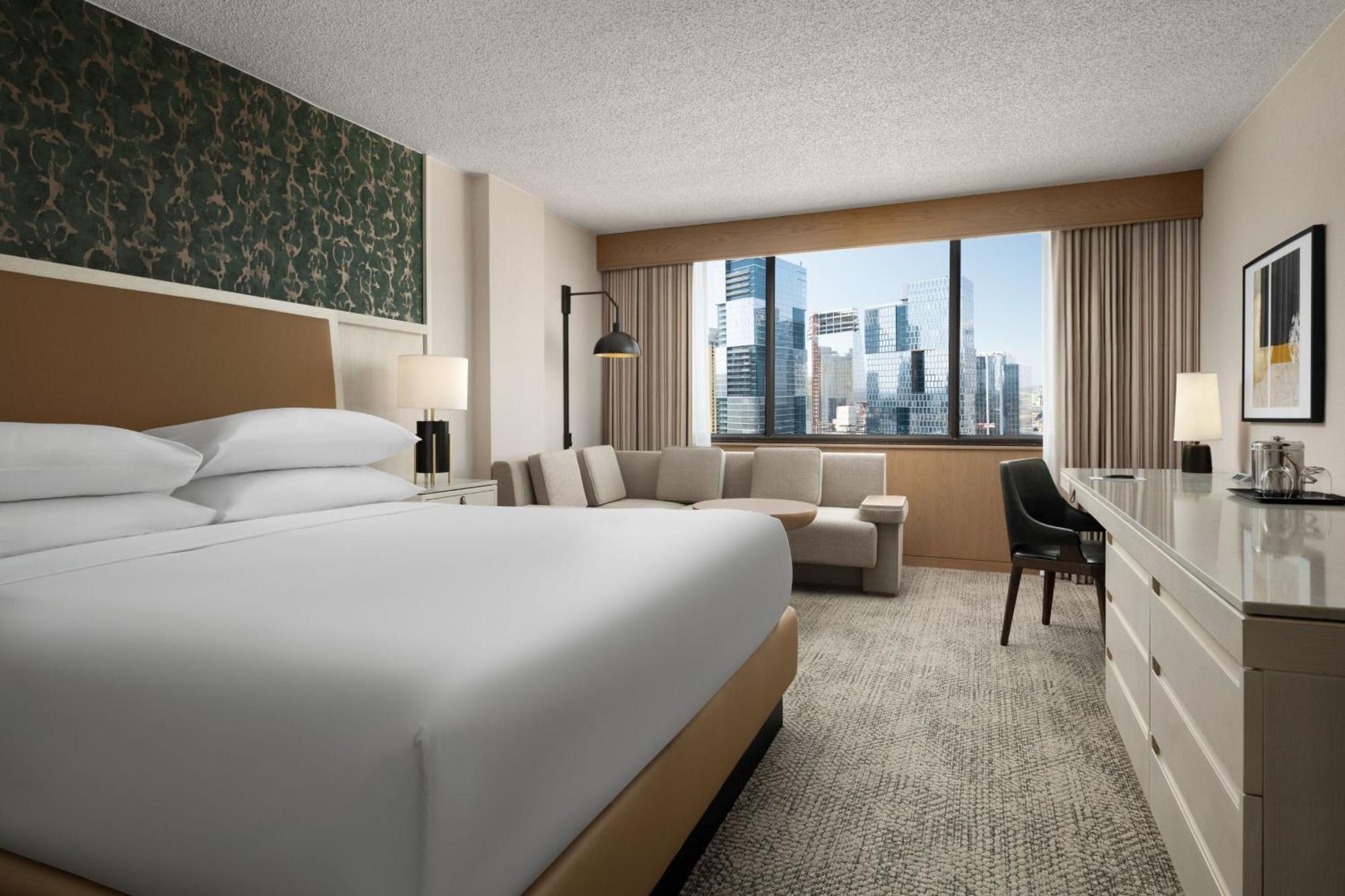 Sheraton Grand Downtown Hotel 4*