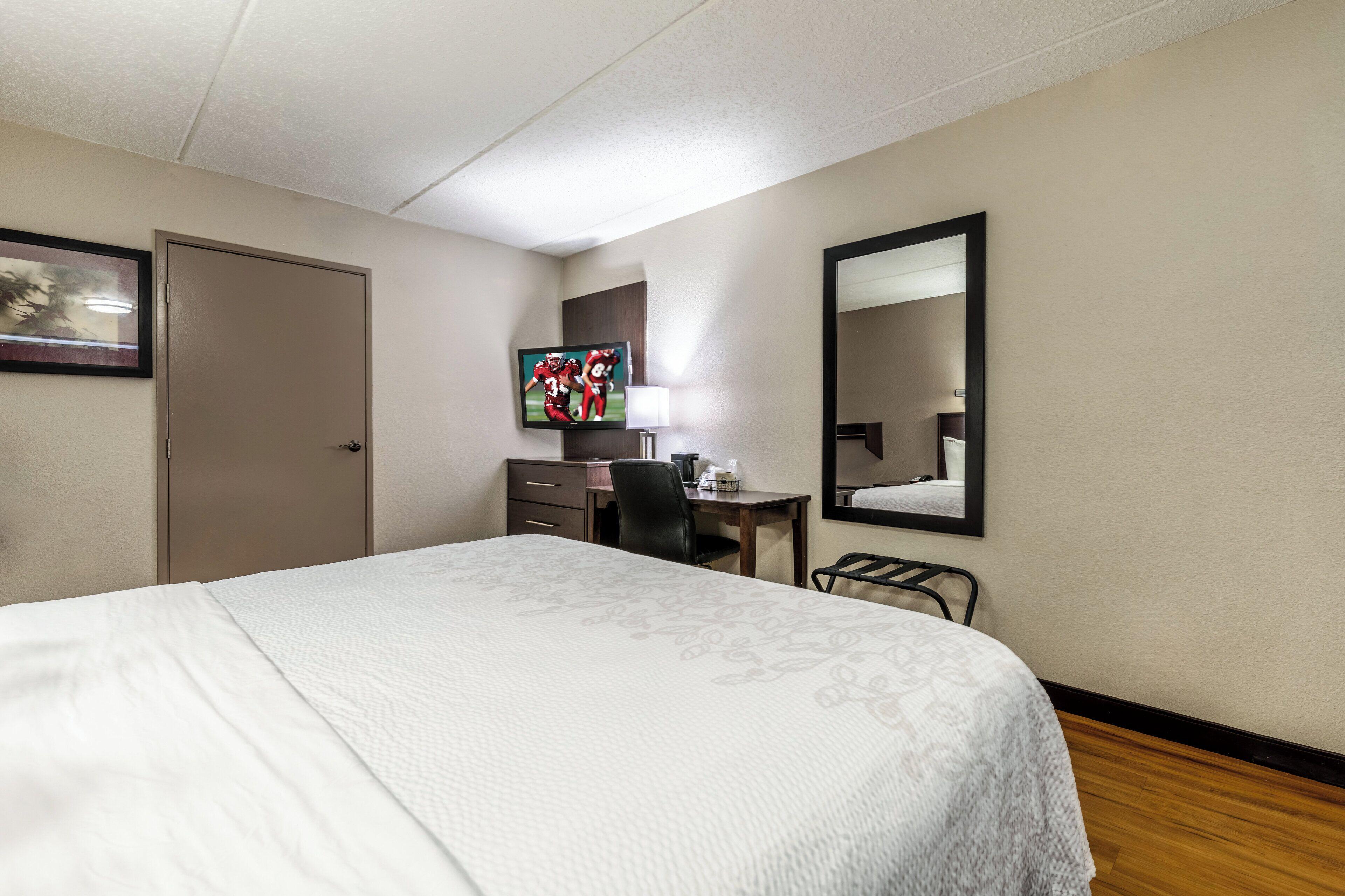 Red Roof Plus+ Airport Hotel