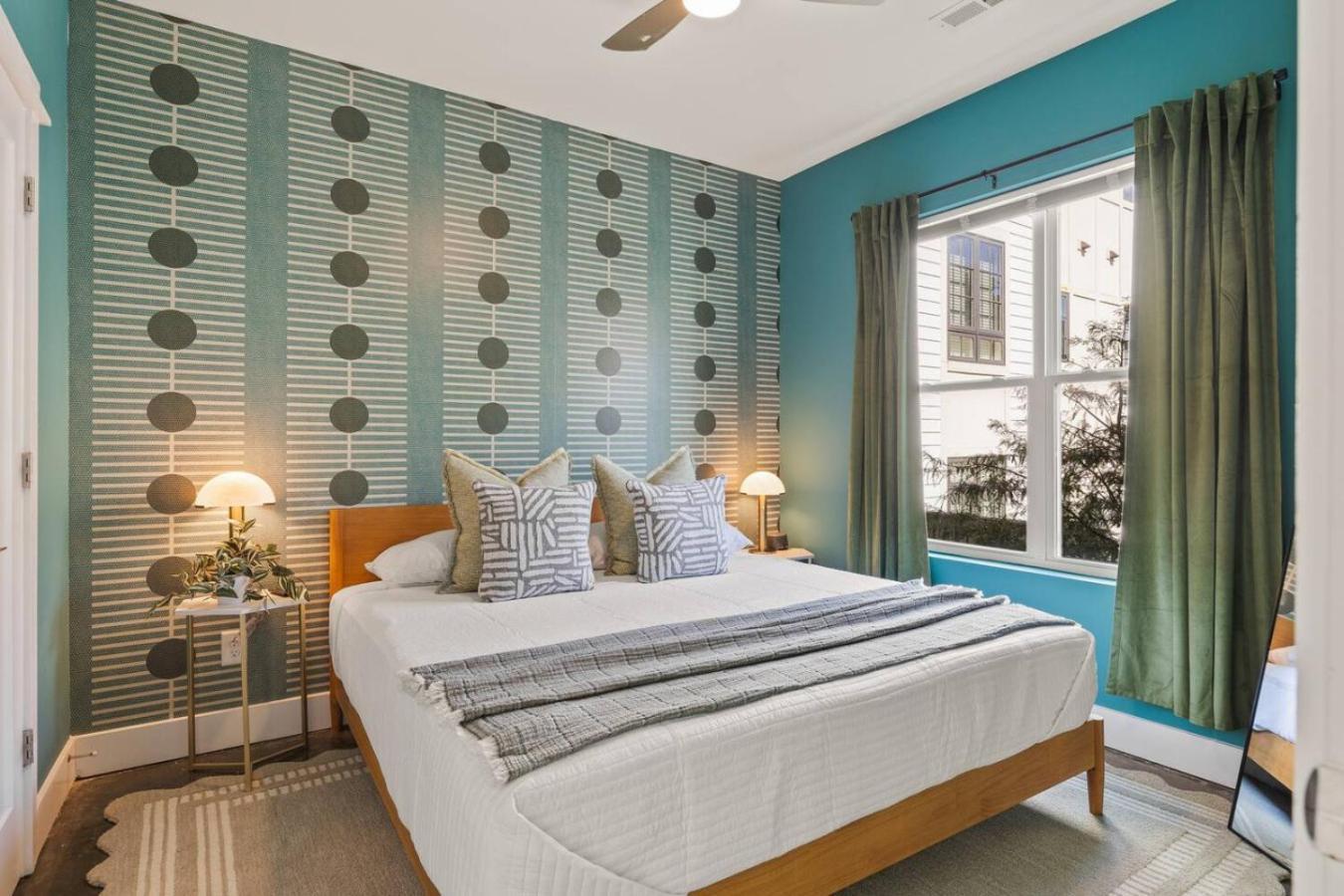 Walk To Vanderbilt And Belmont With Garage And Rooftop Deck