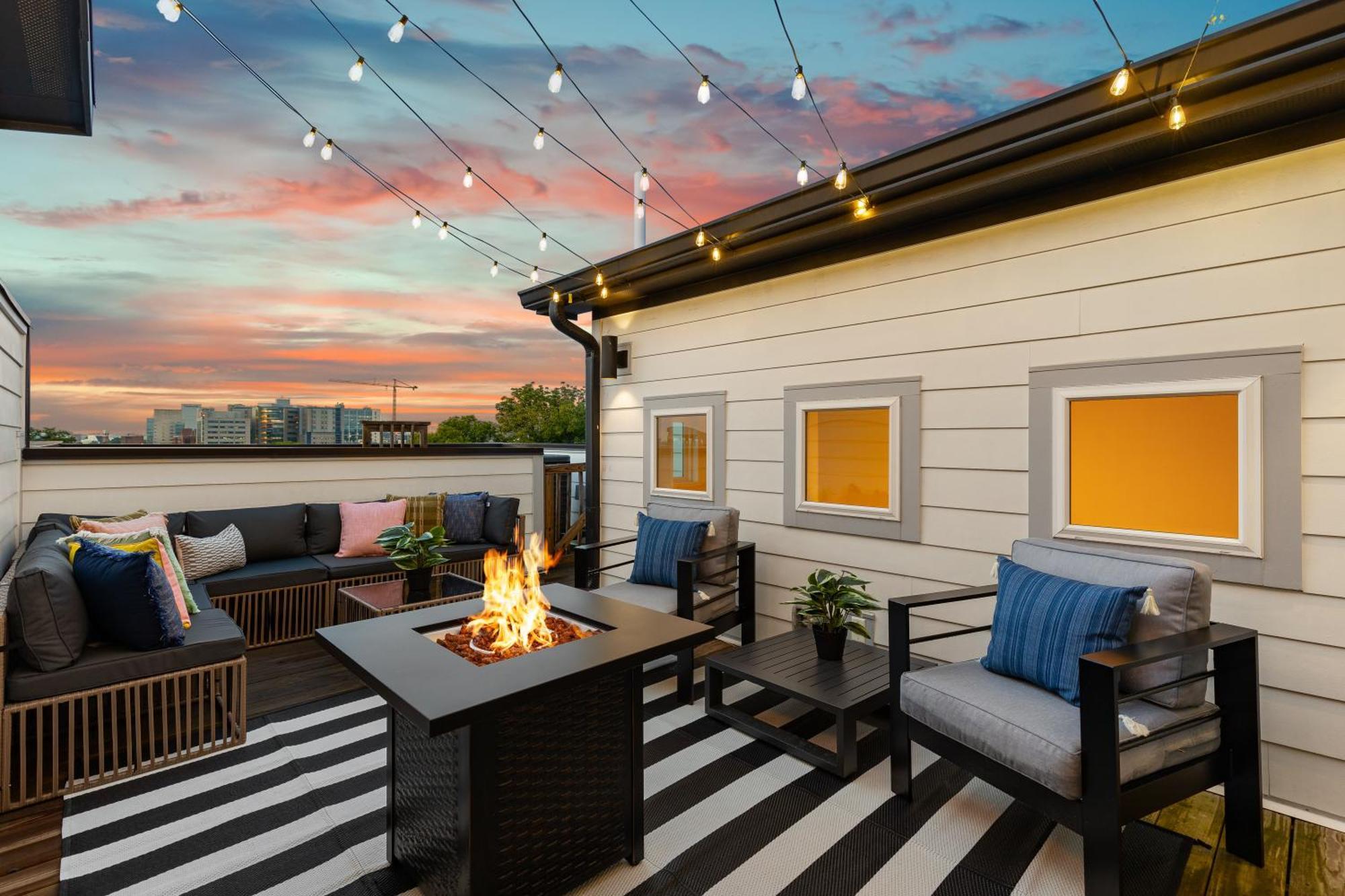 Walk To Vanderbilt And Belmont With Garage And Rooftop Deck