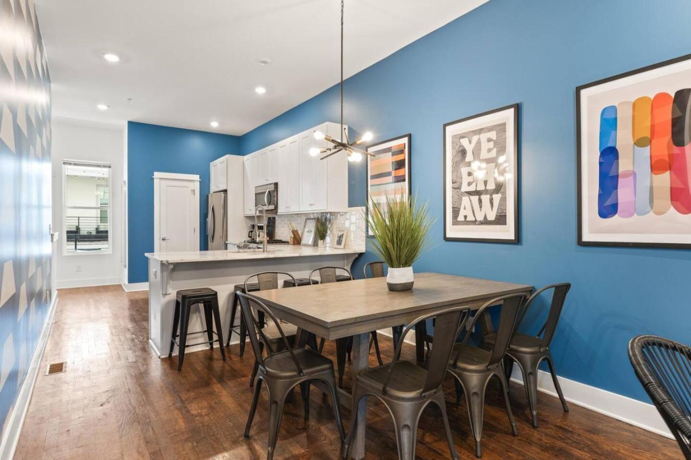 Walk To Vanderbilt And Belmont With Garage And Rooftop Deck Holiday home Nashville