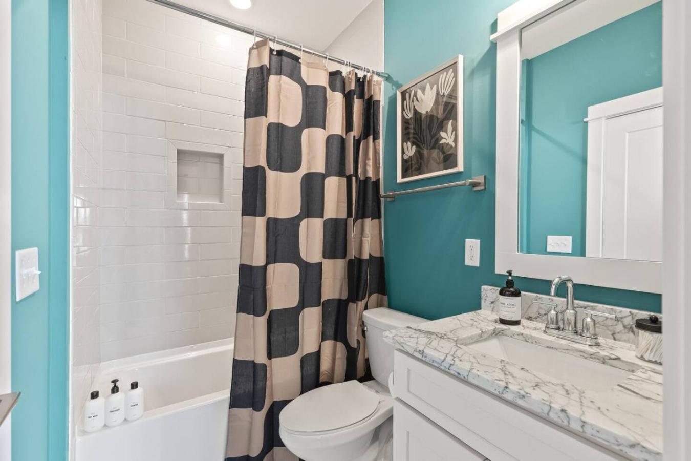 Holiday home Walk To Vanderbilt And Belmont With Garage And Rooftop Deck