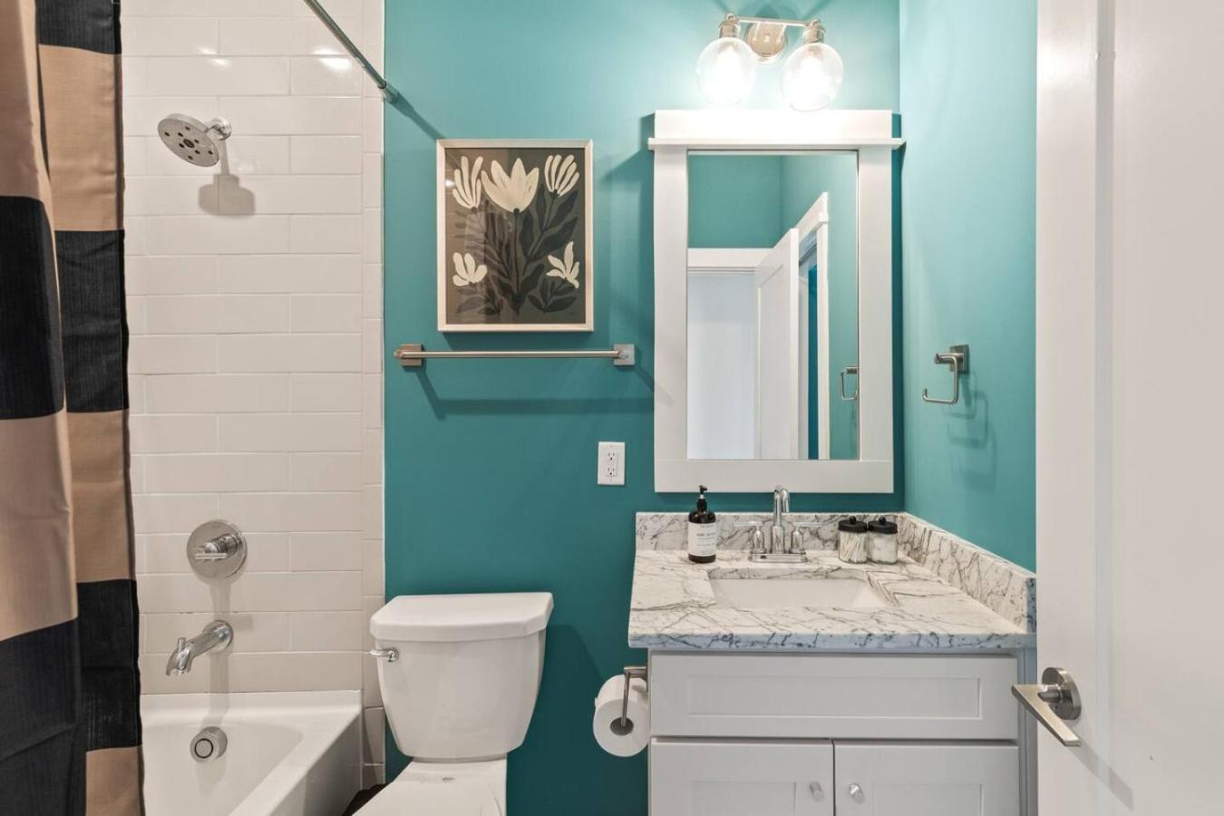 Holiday home Walk To Vanderbilt And Belmont With Garage And Rooftop Deck