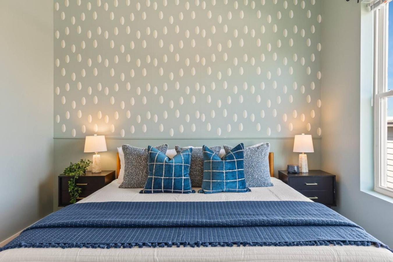 Walk To Vanderbilt And Belmont With Garage And Rooftop Deck Holiday home Nashville