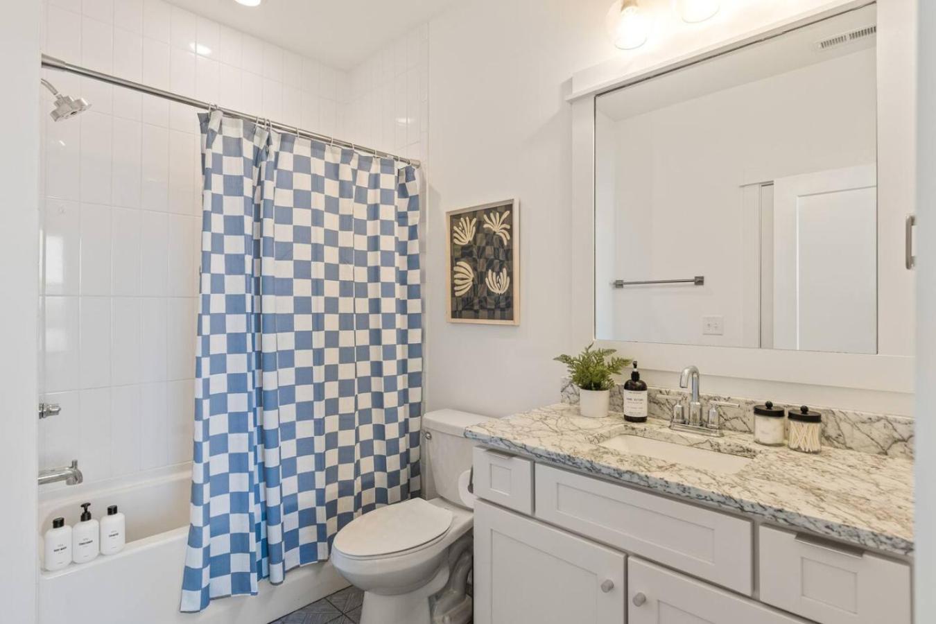 Holiday home Walk To Vanderbilt And Belmont With Garage And Rooftop Deck