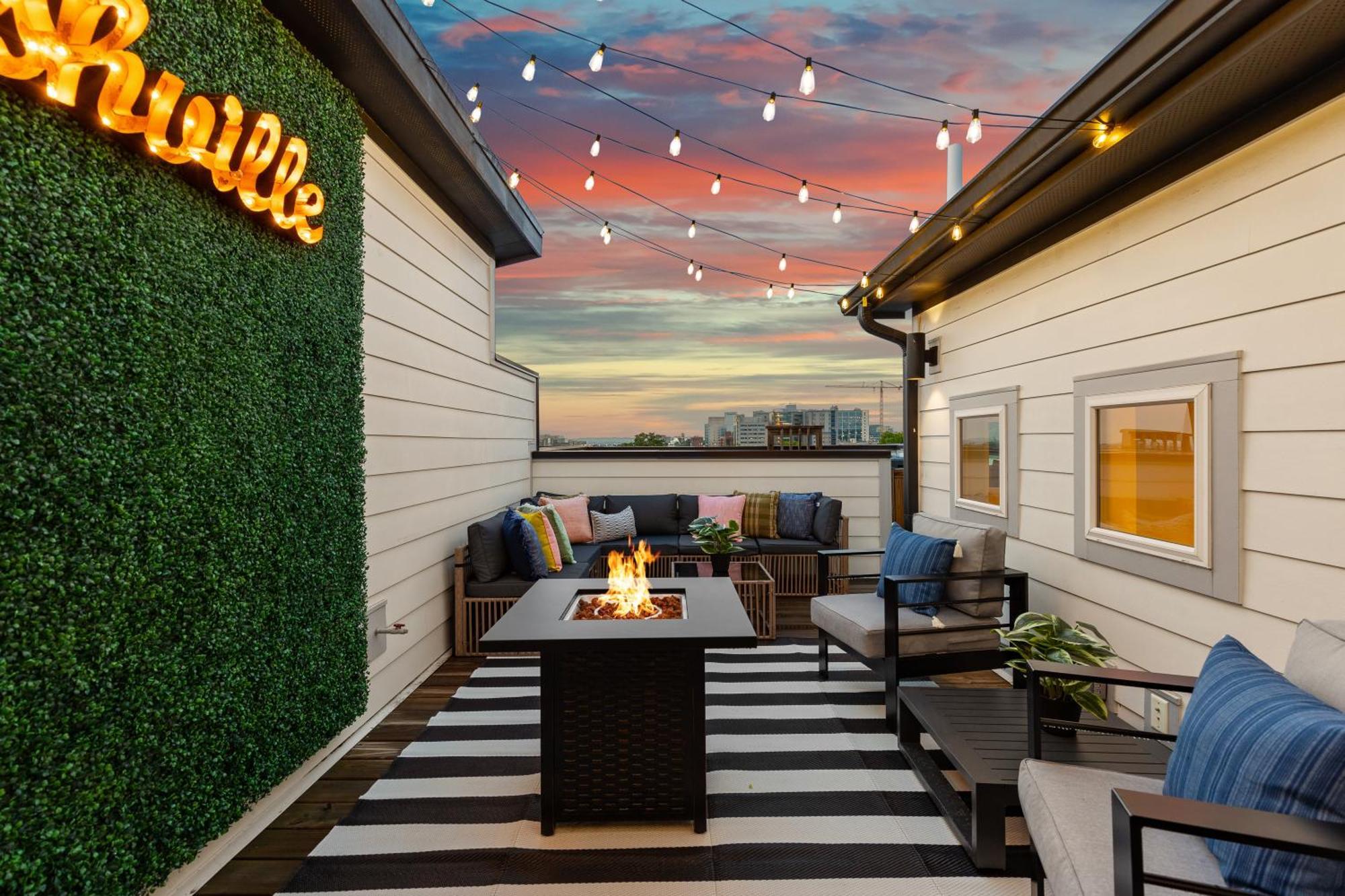 Holiday home Walk To Vanderbilt And Belmont With Garage And Rooftop Deck Nashville