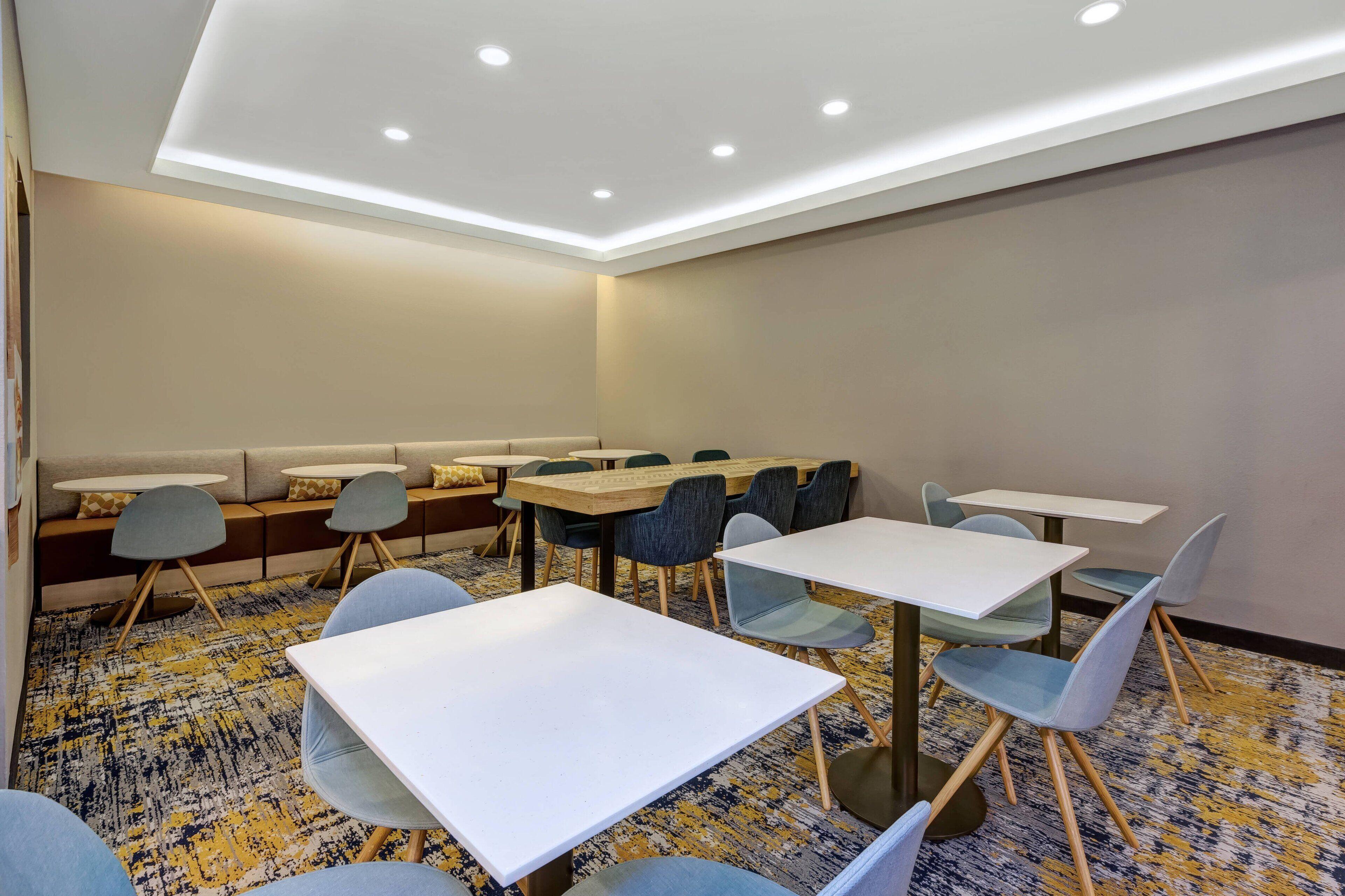 Hotel Towneplace By Marriott Airport