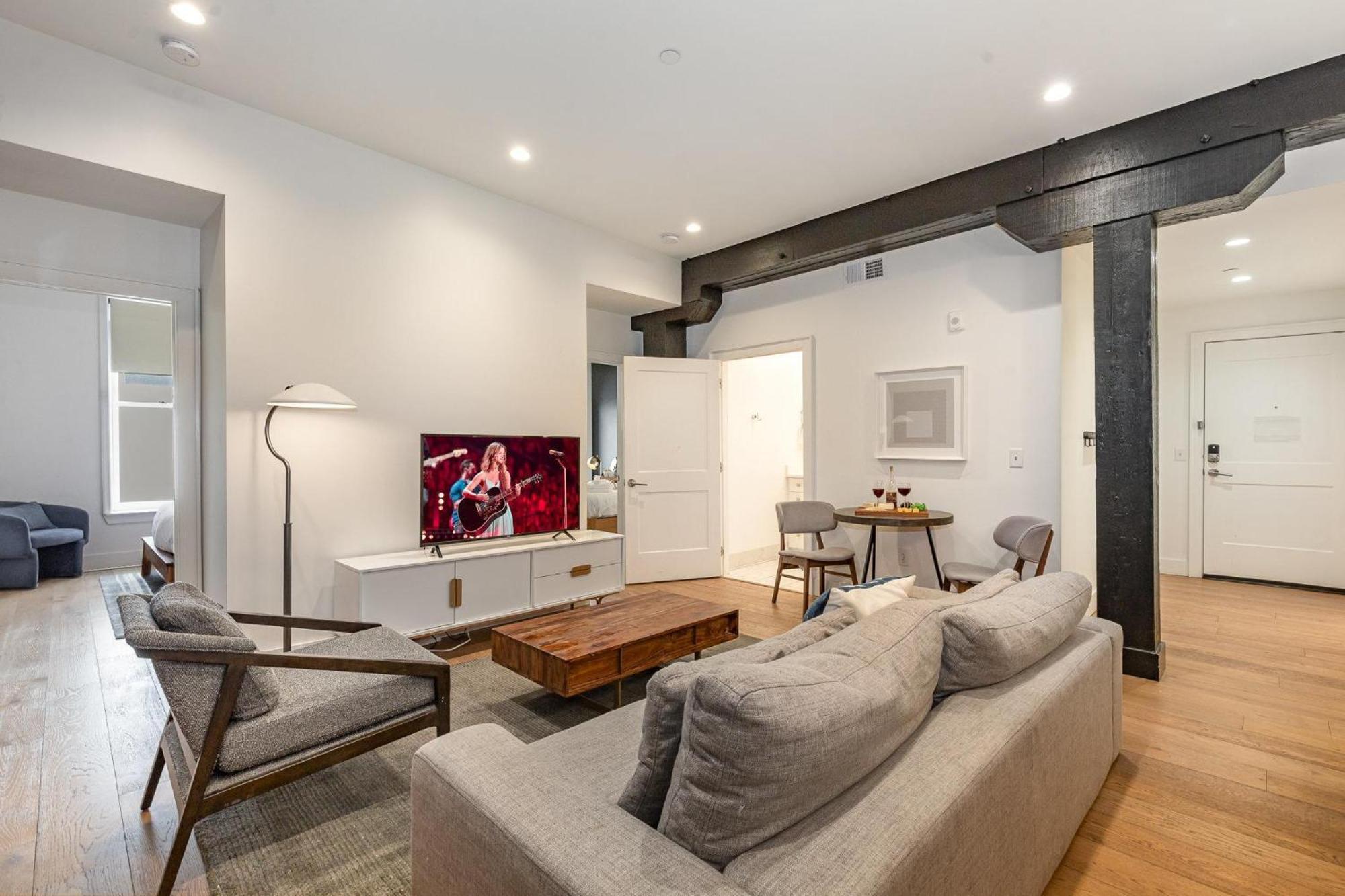 The Saddlery - Key Note - Walk To Broadway *