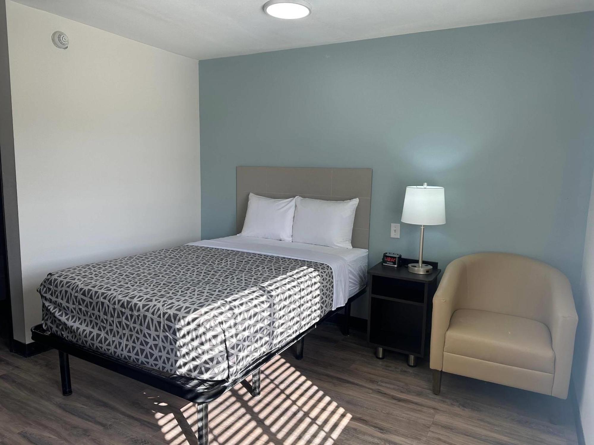 Woodspring East I-40 Hotel 2*