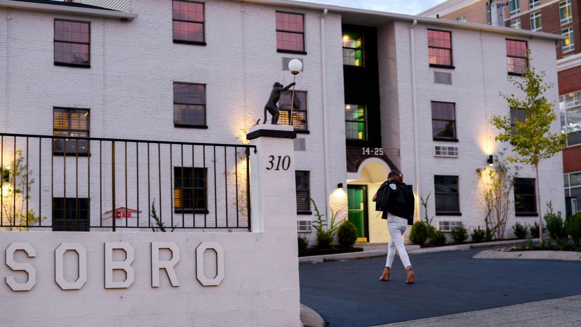 Holiday home Sleeps 24 12 In Walkable Sobro Near Downtown - By Avantstay