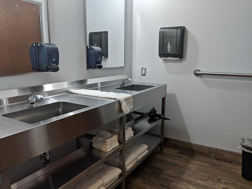 Hostel Downtown - Adults Only *