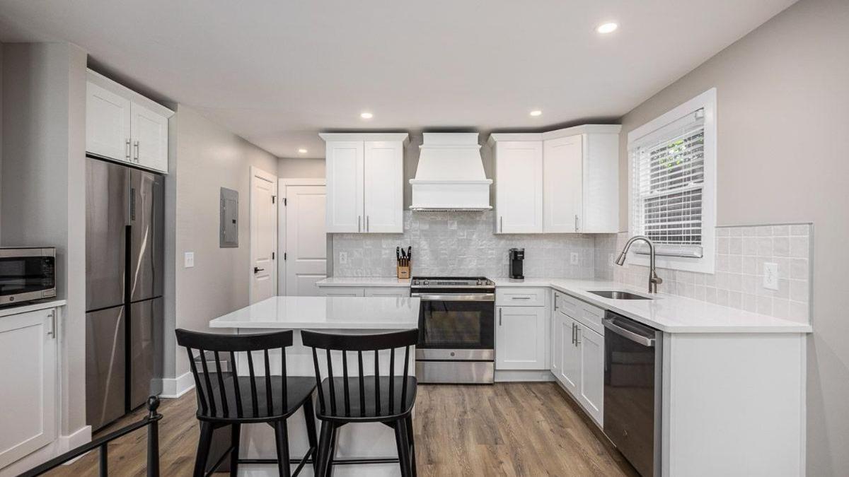 24-guest Retreat The Nomad: X2 1br X4 Apartment *