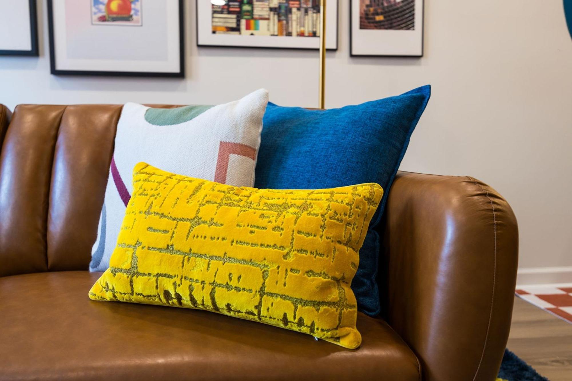 Funky Town - Walkable To Attractions