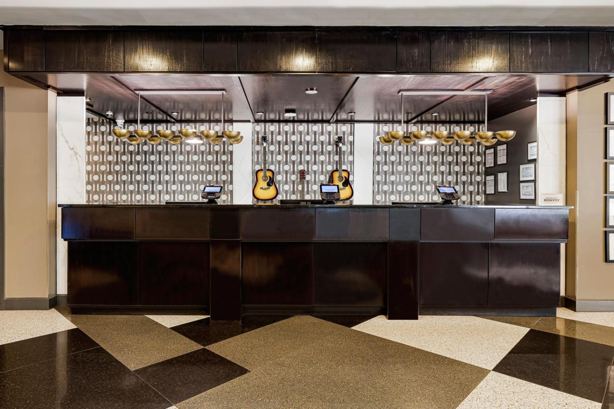 Delta By Marriott Airport 3*