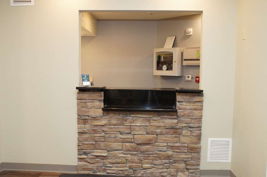 Woodspring Airport 2*