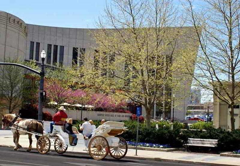 Courtyard By Marriott Airport 3*