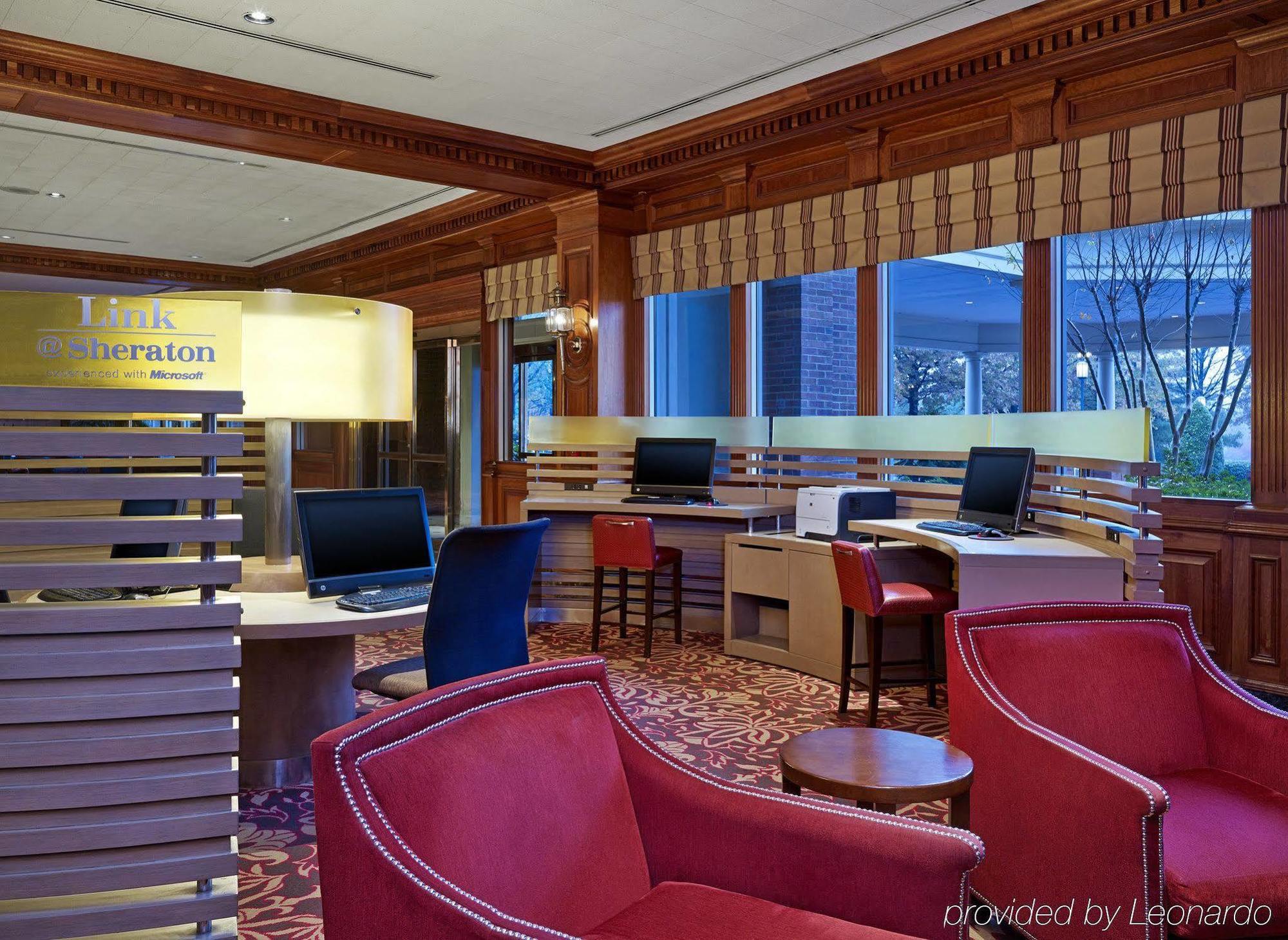 Hotel Sheraton Music Airport 4*