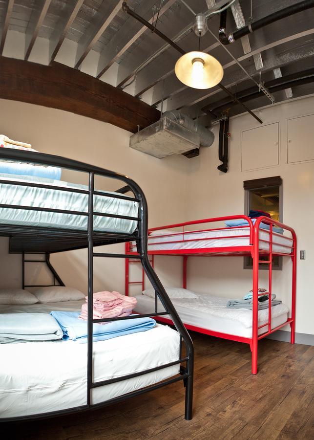 Downtown - Adults Only Hostel *