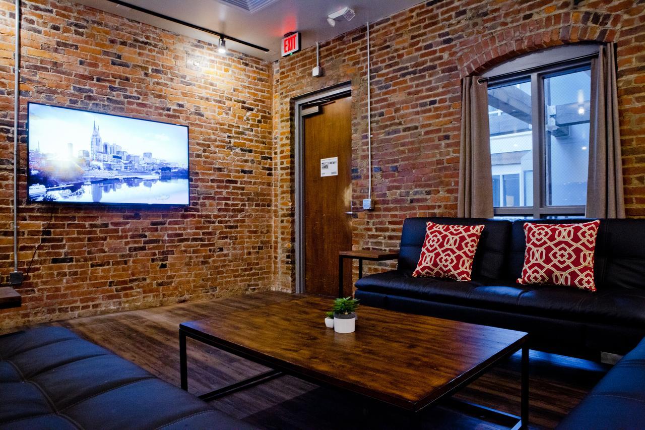 Downtown - Adults Only Hostel *