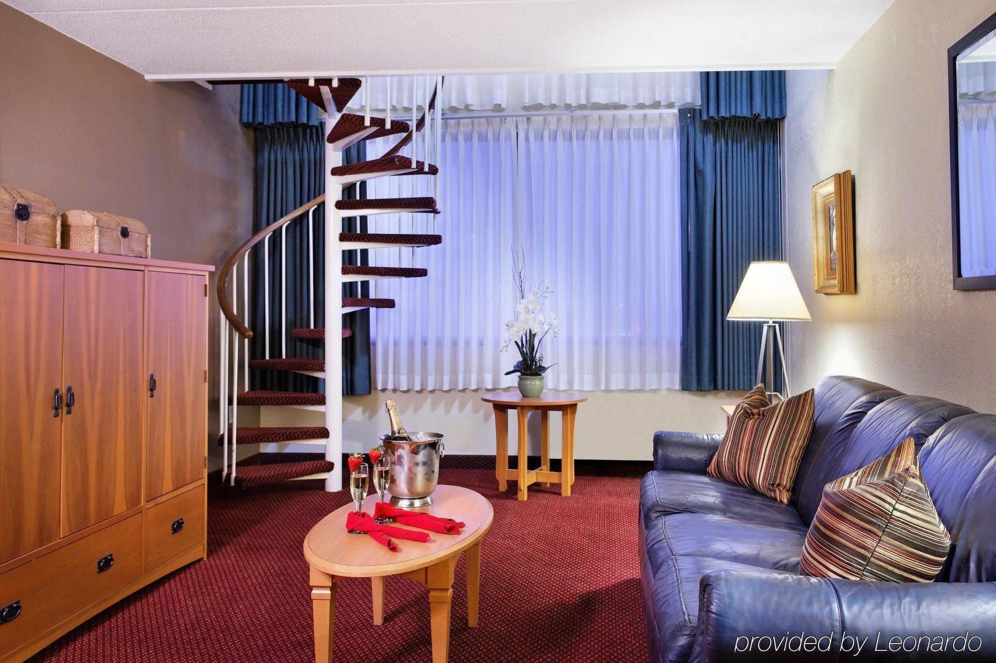 Millennium Maxwell House