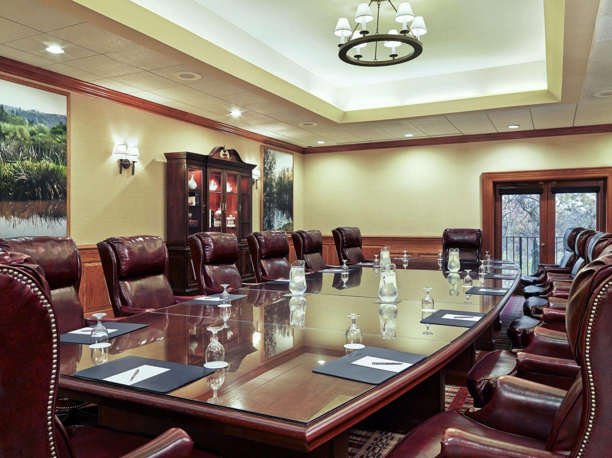 Hotel Sheraton Music Airport