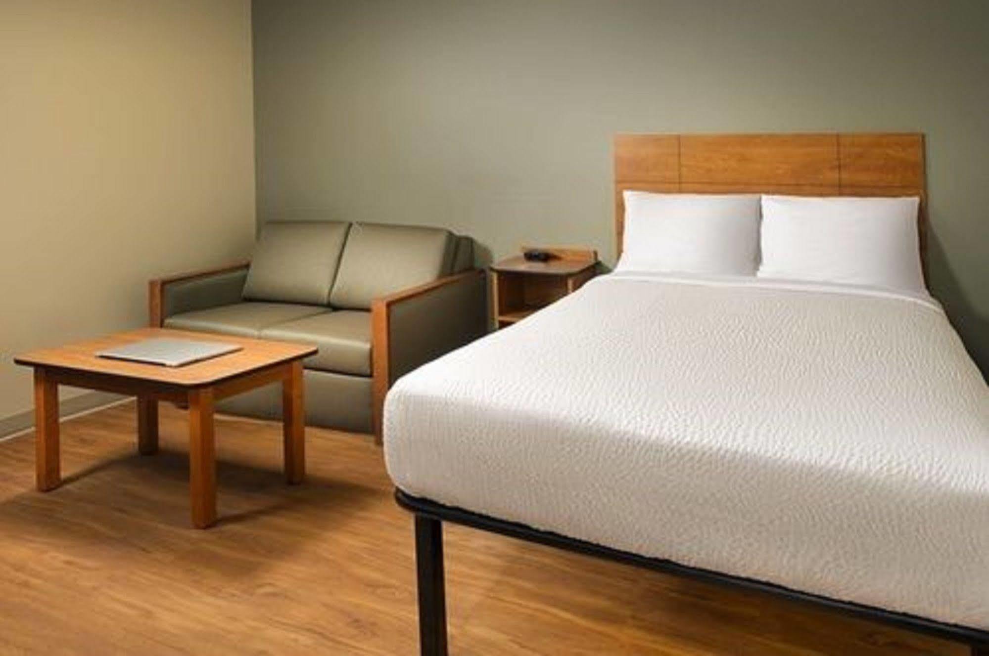 Woodspring Airport Hotel Nashville