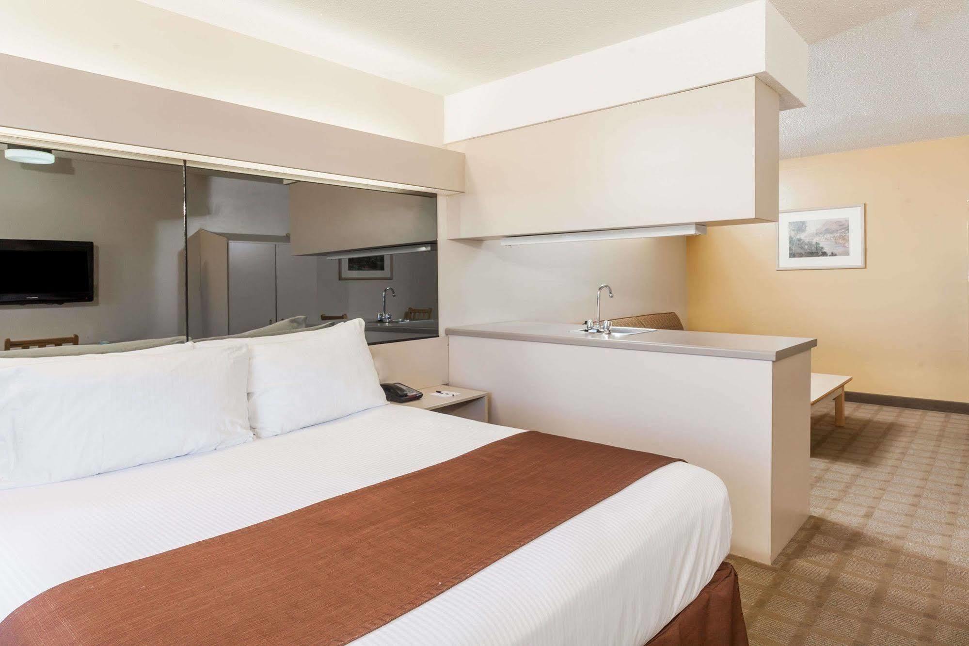 Microtel & By Wyndham