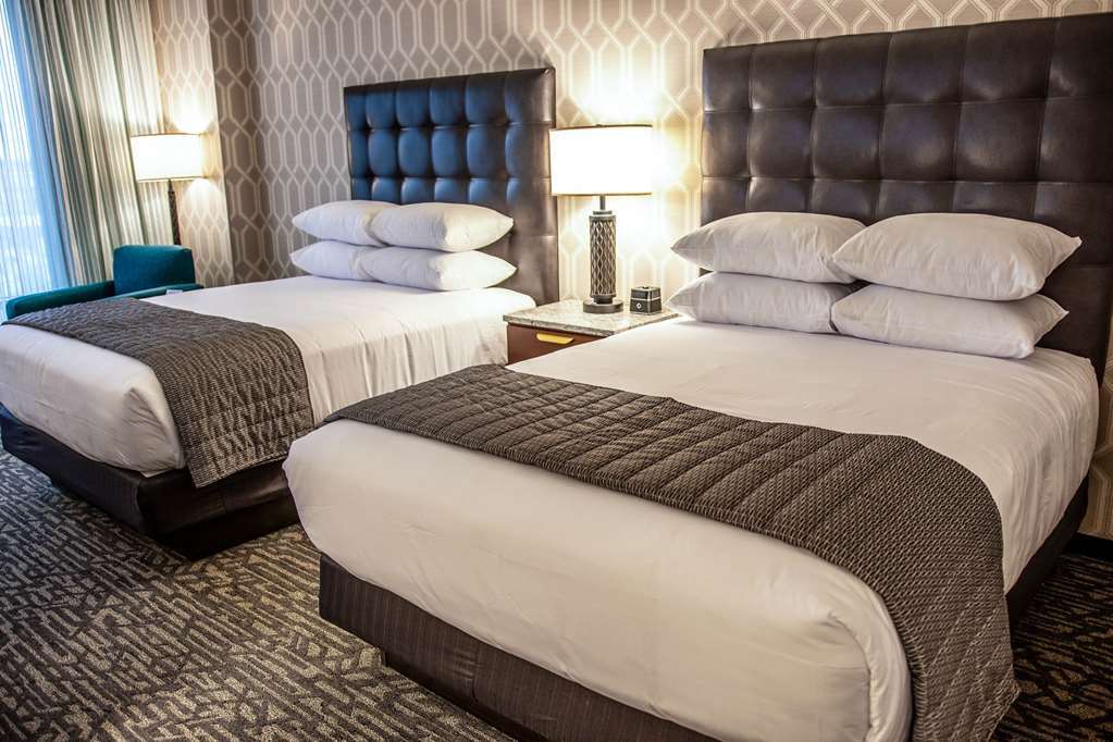 Drury Plaza Downtown 3*